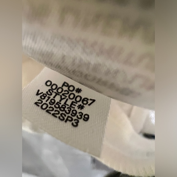 Vince 100% Linen Double V-Neck Camisole Tank White Large EUC - Picture 6 of 8